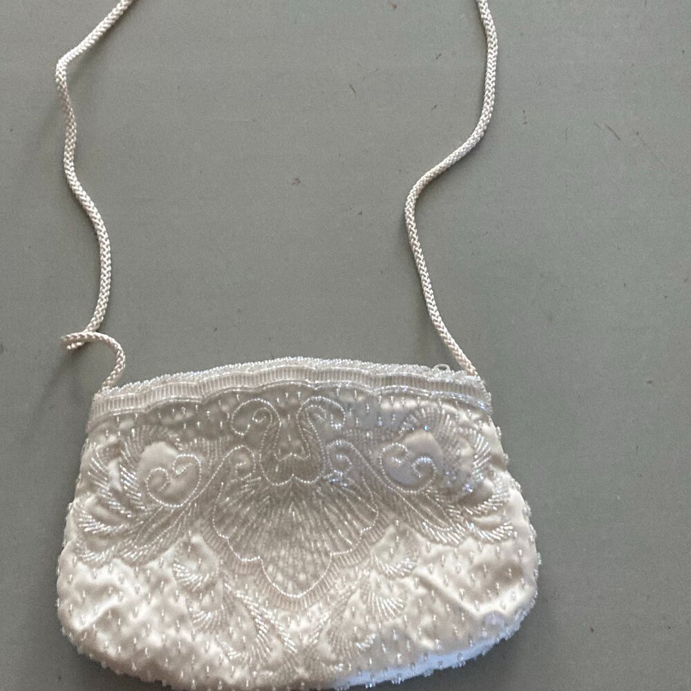Vintage white beaded bag